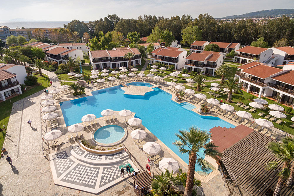 Golden Coast Hotel & Bungalows 4*