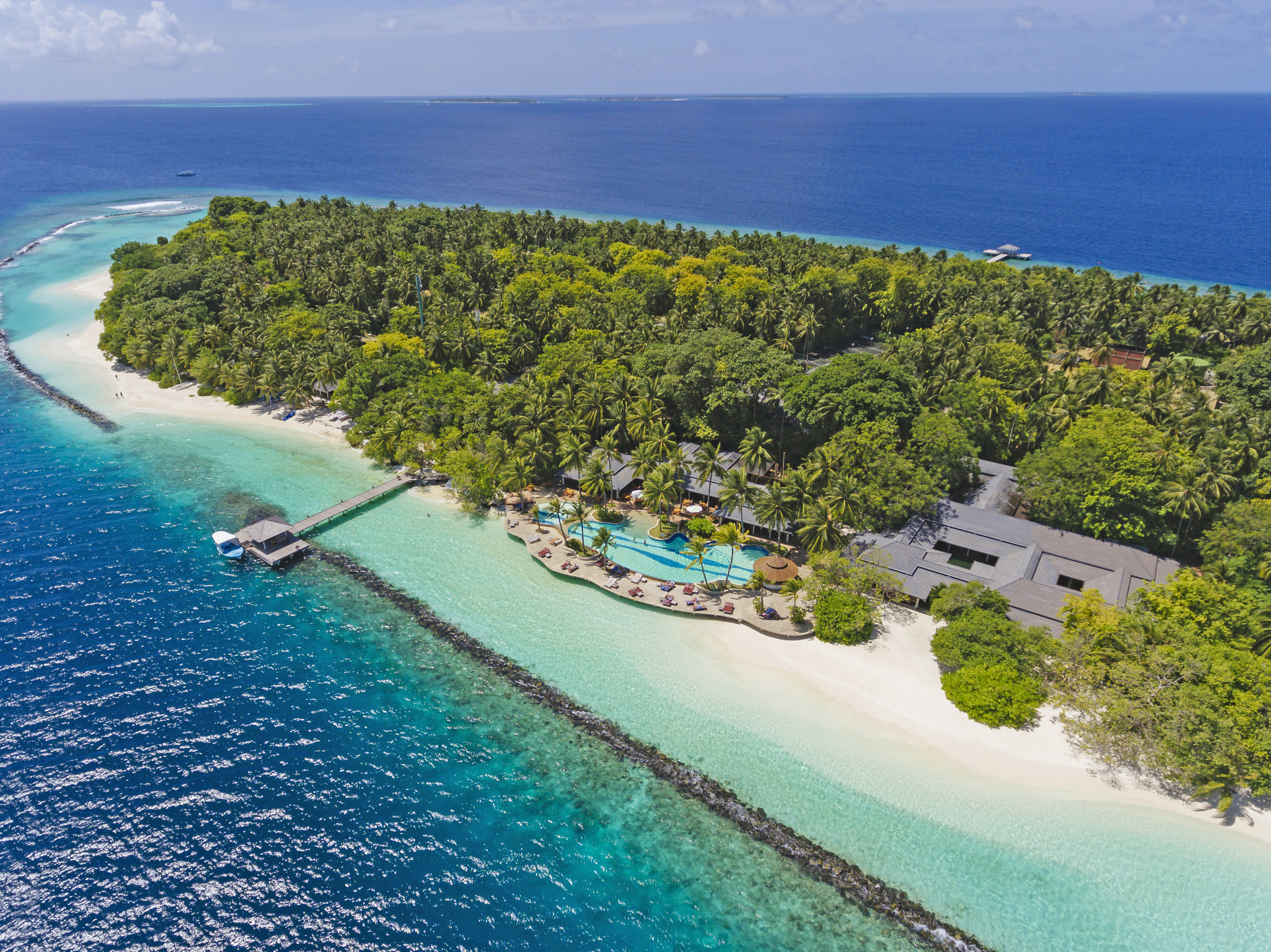 Royal Island Resort & Spa 5*